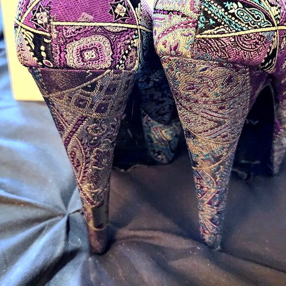 ALDO - vintage violet satin paisley platform pump - Picture 3 of 4